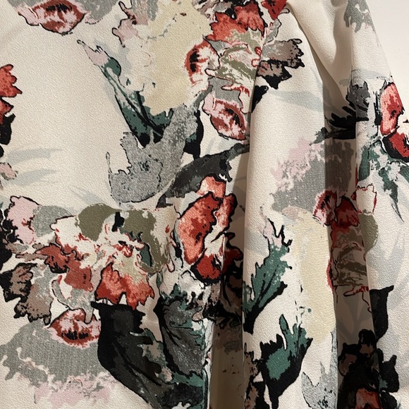 Aritzia Wilfred Blouse - Picture 3 of 3